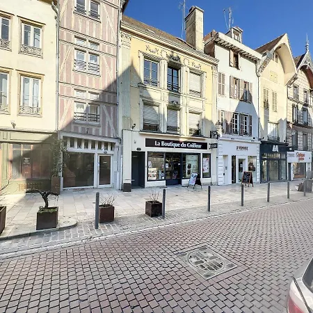Les Terrasses Du Bouchon Apartment Troyes Exterior photo